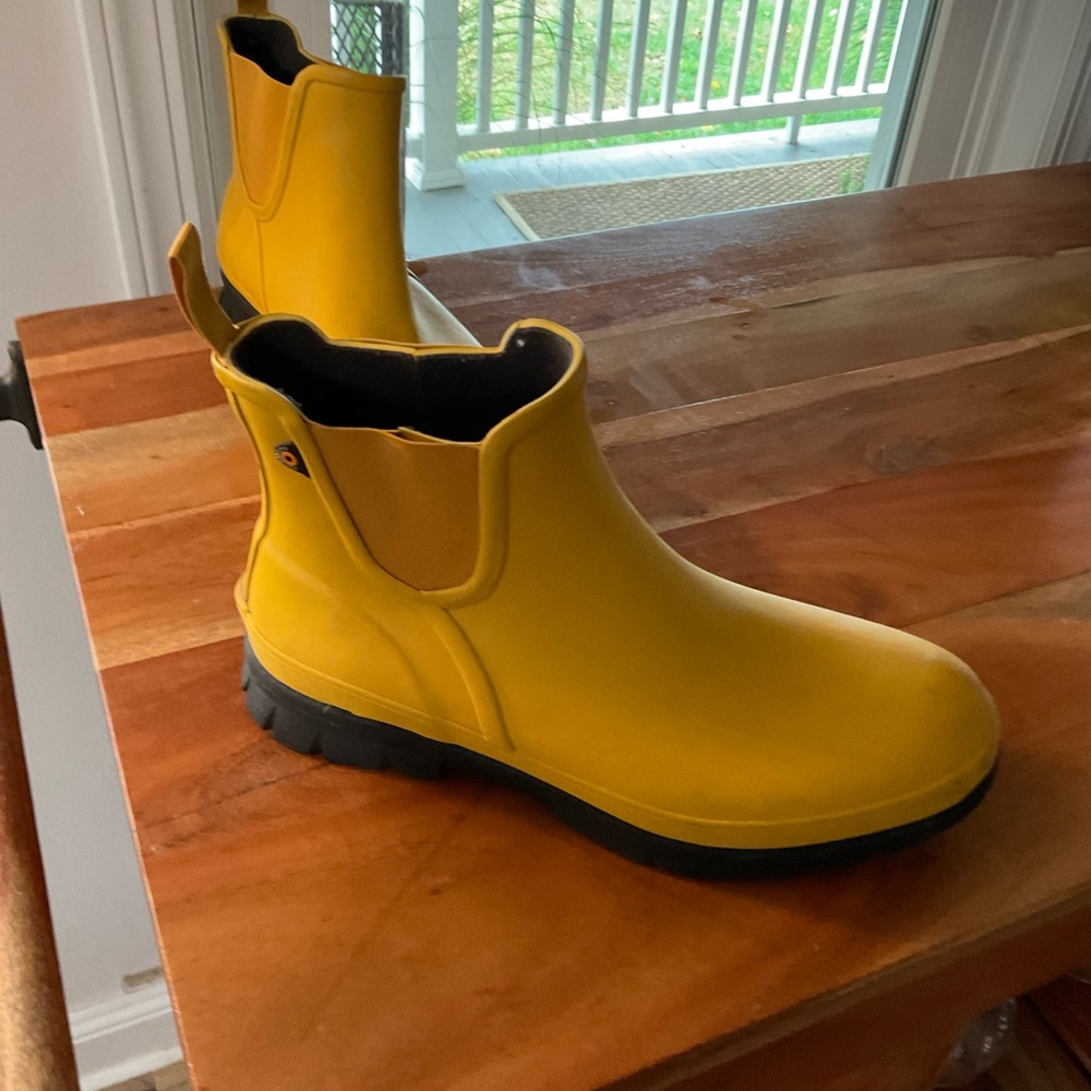 Bogs rain boots